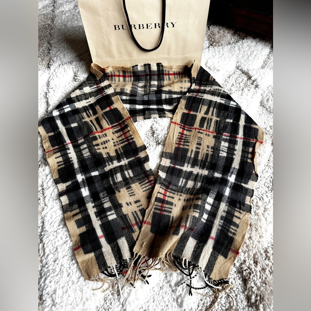 Auth Burberry mega classic check black beige cashmere blend fringe scarf shawl